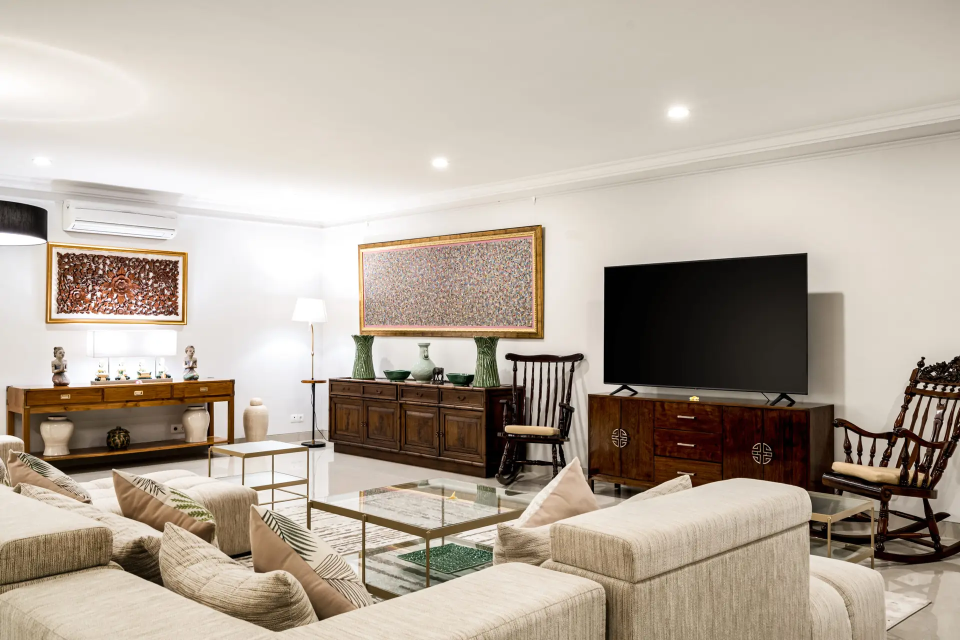 villa Agung - TV room